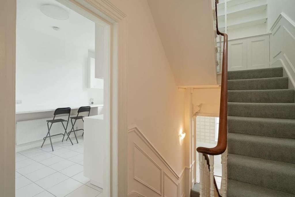 Beautiful Two Bedroom Maisonette In The Heart Of Chelsea London Ngoại thất bức ảnh