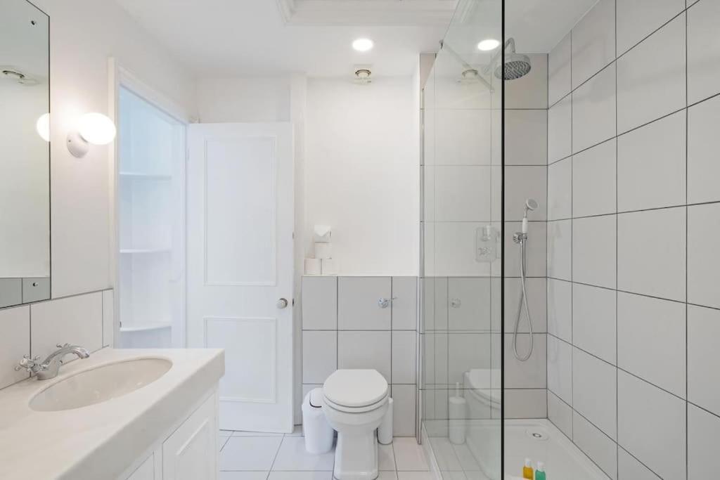 Beautiful Two Bedroom Maisonette In The Heart Of Chelsea London Ngoại thất bức ảnh